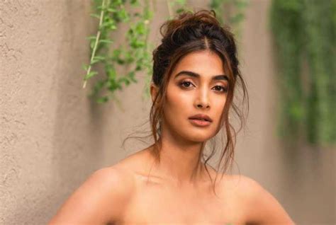 pooja hedge naked|[Top 70+] Pooja Hegde XXX Photos + Videos Nude Collection